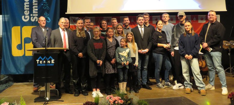 Die Geehrten für besondere Leistungen in Sport- oder Berufswettbewerben