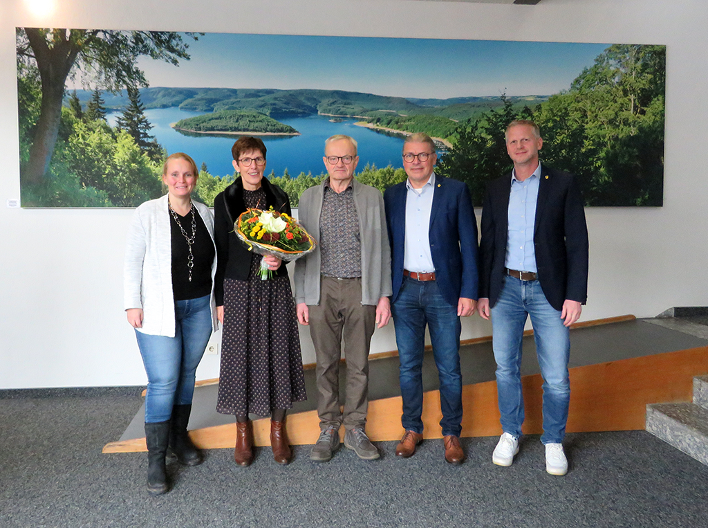 v. l. n. r.: Nadine Waßmer, Agnes Breuer und Gatte, Bürgermeister Bernd Goffart, Mark Hoch