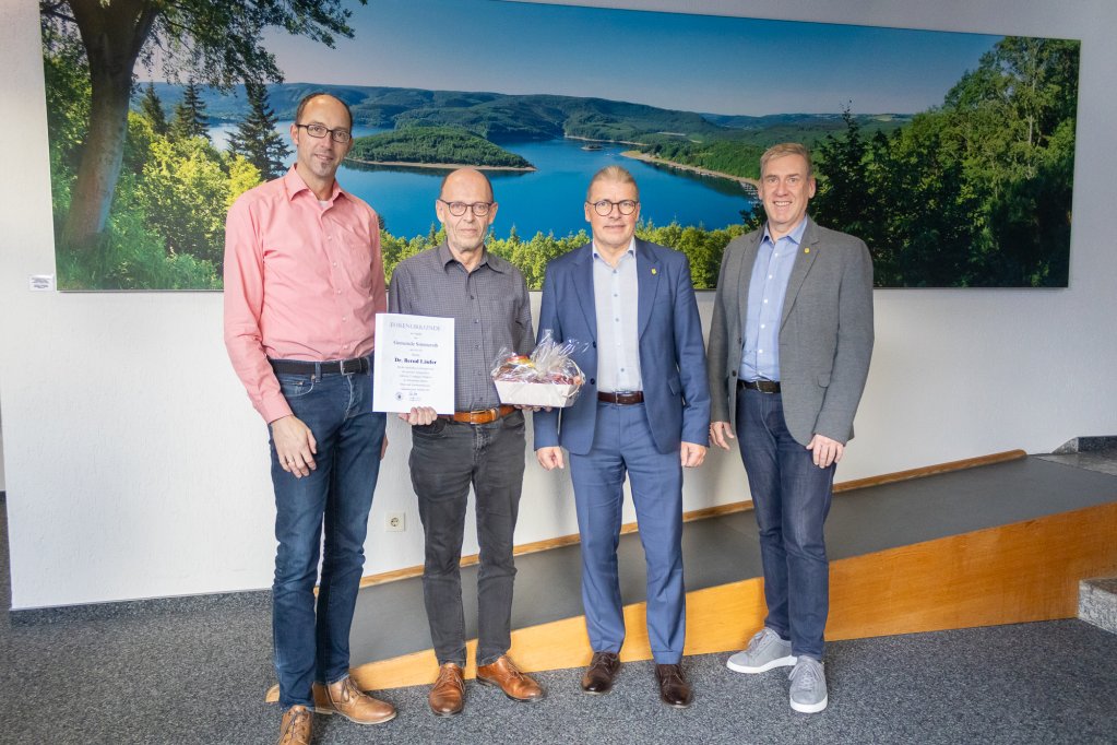 v. l. n. r.: André Koll, Dr. Bernd Läufer, Bürgermeister Bernd Goffart, Manfred Nellessen