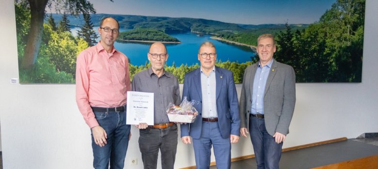 v. l. n. r.: André Koll, Dr. Bernd Läufer, Bürgermeister Bernd Goffart, Manfred Nellessen