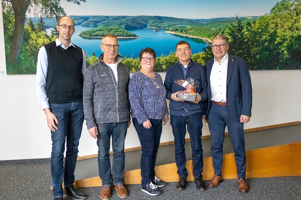 v. l. n. r.: André Koll, Christoph Nellessen, Harald Klinkhammer und Frau, Bürgermeister Bernd Goffart