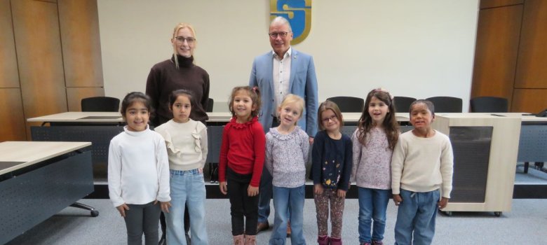 Die Vorschulkinder mit Bürgermeister Bernd Goffart