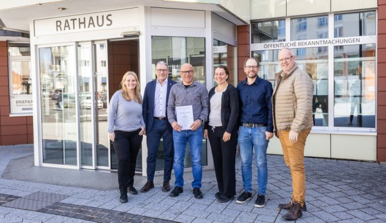 v. l. n. r.: Nadine Waßmer, Bürgemeister Bernd Goffart, Udo Carl, Mandy Krantz, Manuel Nießen, Frank Prömpeler