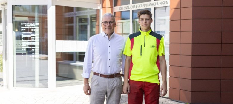Bürgermeister Bernd Goffart und Erik Hackling