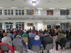 Bürgermeister Bernd Goffart und Ortsvorsteher Stefan Haas in der Sekundarschule