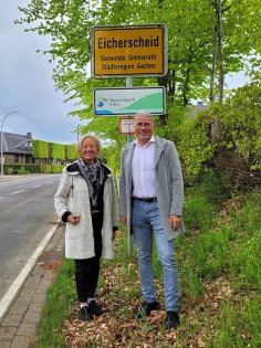 Bürgermeister Bernd Goffart und Ortsvorsteherin Renate Scheidt in Eicherscheid
