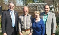 Goldhochzeit Helmut und Maria Förster v.l.n.r.: Bernd Goffaart, Eheleute Förster, Günter Scheidt