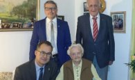 103. Geburtstag Maria Offermann vorne: Stefan Haas, Maria Offermann; hinten: Bernd Goffart, Hans-Josef Hilsenbeck,