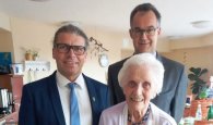 90. Geburtstag Maria Stollenwerk v.l.n.r.: Bernd Goffart, Maria Stollenwerk, Stefan Haas