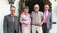 Diamantene Hochzeit Alfons und Maria Hildegard Nießen v.l.n.r.: Stefan Haas, Eheleute Nießen, Karl-Heinz Hermanns