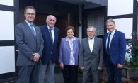 Diamantene Hochzeit Alois und Klara Kowoll Der 1. stellvertretende Bürgermeister Bernd Goffart gratuliert gemeinsam mit dem stellvertr. Städteregionsrat Hans-Josef Hilsenbeck und dem Ortsvorsteher Stefan Haas den Eheleuten Klara und Alois Kowoll aus Simmerath zur Diamantenen Hochzeit.
