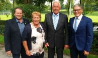 Goldhochzeit Karl Heinrich und Anna Siebertz In Vertretung für Bürgermeister Karl-Heinz Hermanns gratuliert der 1. stellvertretende Bürgermeister Bernd Goffart gemeinsam mit dem Ortsvorsteher Günter Scheidt den Eheleuten Anna und Karl Heinrich Siebertz aus Eicherscheid sehr herzlich zur Goldhochzeit.