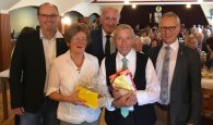 Goldhochzeit Ludwig und Anna Elisabeth Lennarz vorne: Eheleute Lennarz, hinten: Ralph Löhr, Hans-Josef Hilsenbeck, Karl-Heinz Hermanns