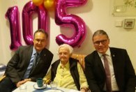 105. Geburtstag Maria Offermann v.l.n.r.: Stefan Haas, Maria Offermann, Bernd Goffart