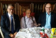 90. Geburtstag Alfons Schönknecht v.l.n.r.: Bernd Goffart, Alfons Schönknecht, Ralph Löhr