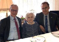 90. Geburtstag Klotilda Nießen v.l.n.r. Karl-Heinz Hermanns, Klotilda Nießen, Stefan Haas
