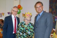 95. Geburtstag Hedwig Schnitzler v.l.n.r.: Karl-Heinz Hermanns, Hedwig Schnitzler, Stefan Haas