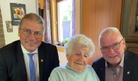 103. Geburtstag Maria Beutl v.l.n.r.: Bernd Goffart, Maria Beutl, Helmut Kaulard