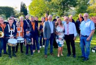 Goldhochzeit Willibald und Hildegard Wirtz Bernd Goffart und Ralph Löhr gratulieren gemeinsam mit dem Musikverein Heimat-Echo den Eheleuten Wirtz zur Goldenen Hochzeit