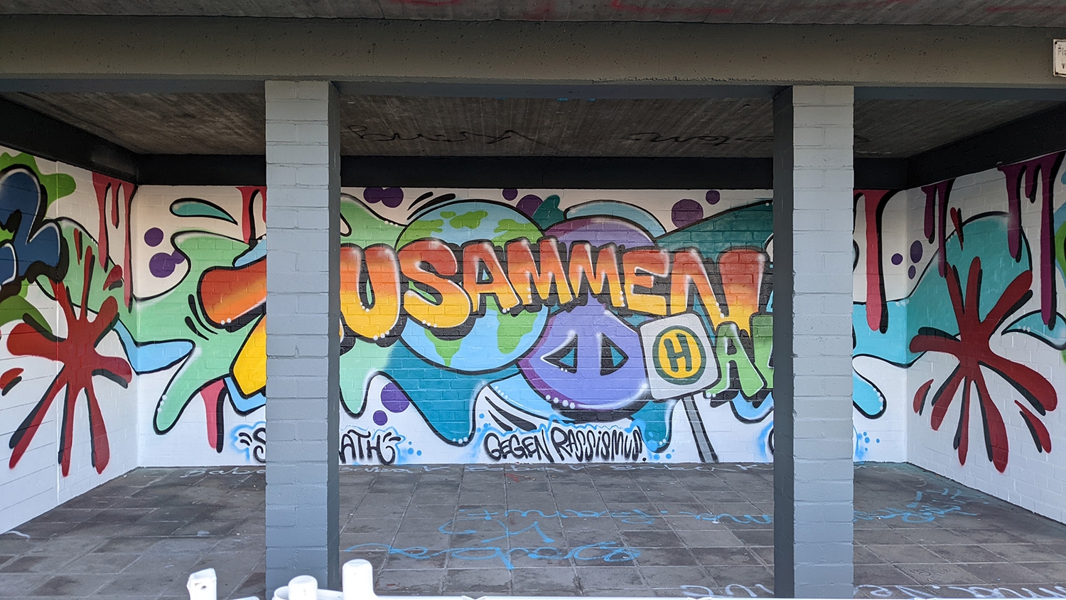 Neugestaltete Bushaltestelle