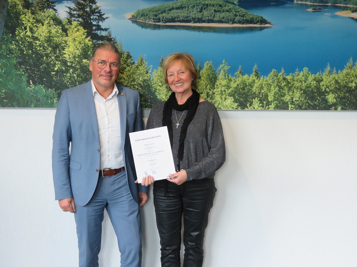 Bürgermeister Bernd Goffart und Renate Scheidt