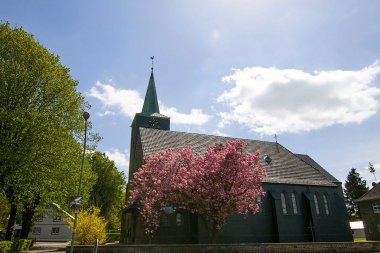 Ansicht der Kirche in Strauch