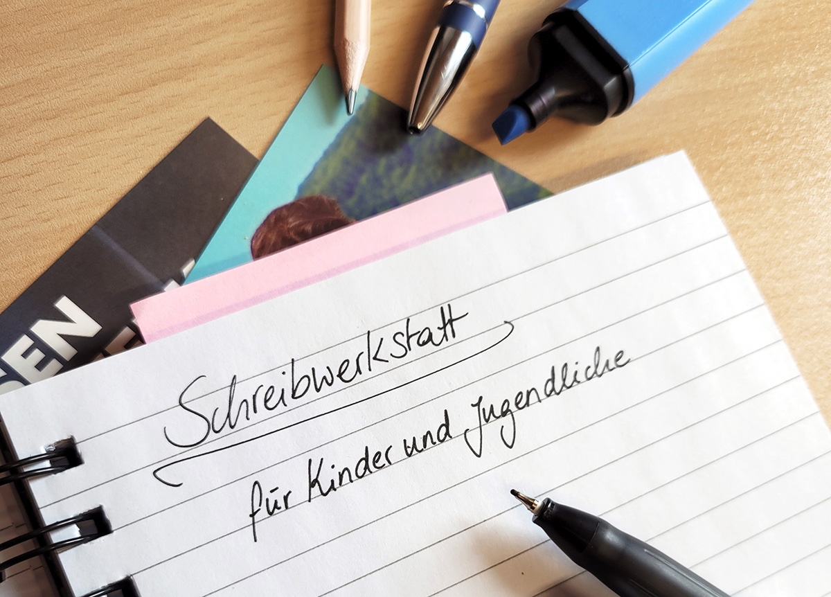 Schreibblock mit Stiften